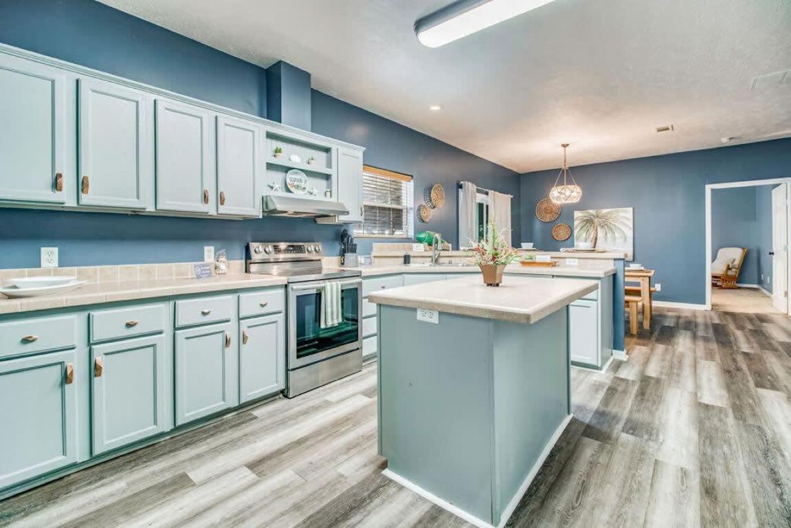 Cam'S Coastal Cottage- Nas Pensacola, Close To Beach Exterior photo